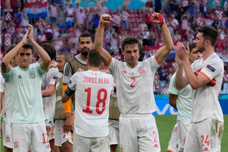 Spain book place in last eight of European Championships