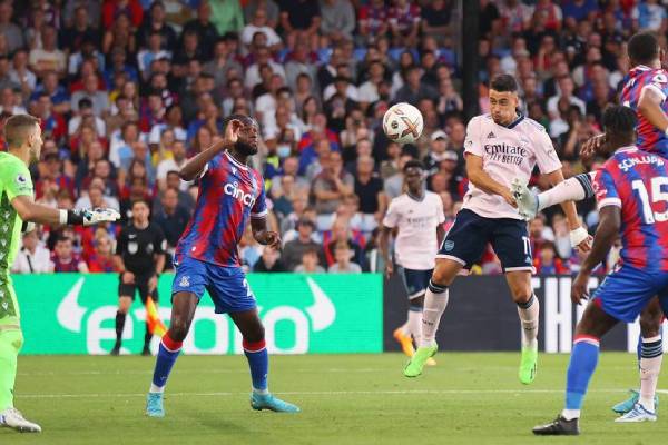 Arsenal beat crystal palace in epl opener