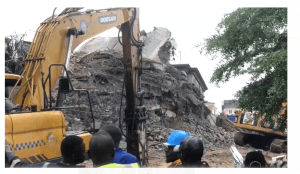 2 DEAD, 6 TRAPPED IN COLLAPSED LEKKI BUILDING