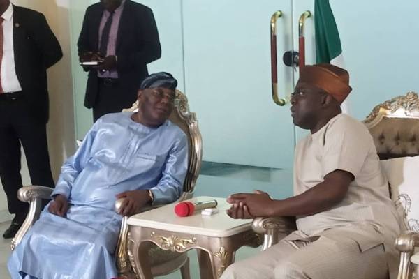 PDP Presidential Candidate Atiku Abubakar, other PDP leaders arrive Ibadan