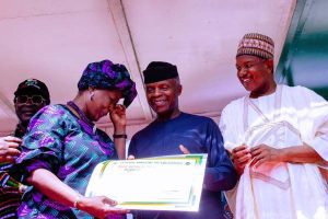FG CELEBRATES TEACHERS IN ABUJA, HANDS OUT AWARDS