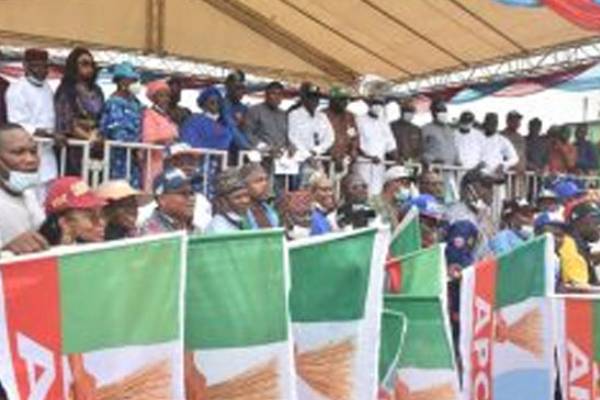 APC LEADERS CANVASS FOR VOTES FOR CANDIDATES IN IKORODU