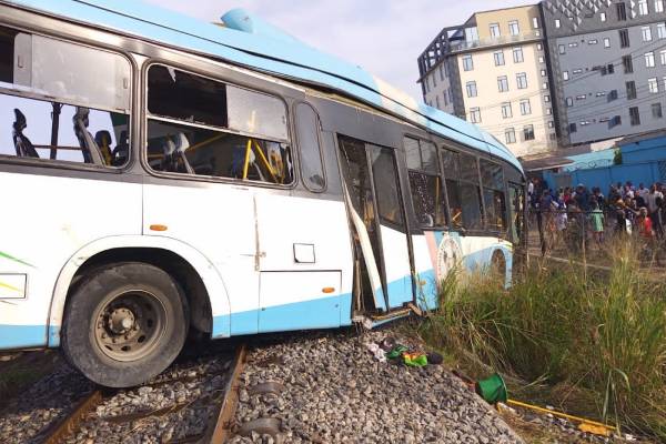 POLICE DETAIN DRIVER OF BRT BUS INVOLVED IN TRAIN ACCIDENT