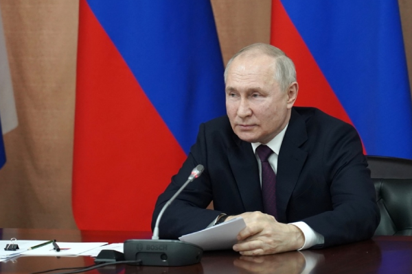 Russia bans 500 Americans from entering country as tensions with Ukraine soar
