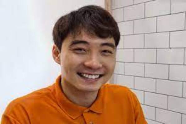 COMEDIAN UNCLE ROGER BANNED FROM CHINESE SOCIAL MEDIA
