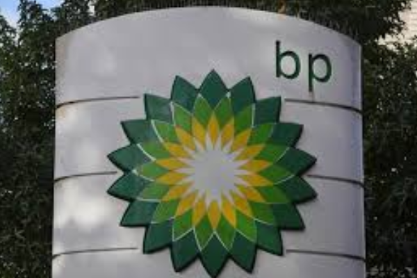 BP to move from renewable energy targets, focus on fossil fuels